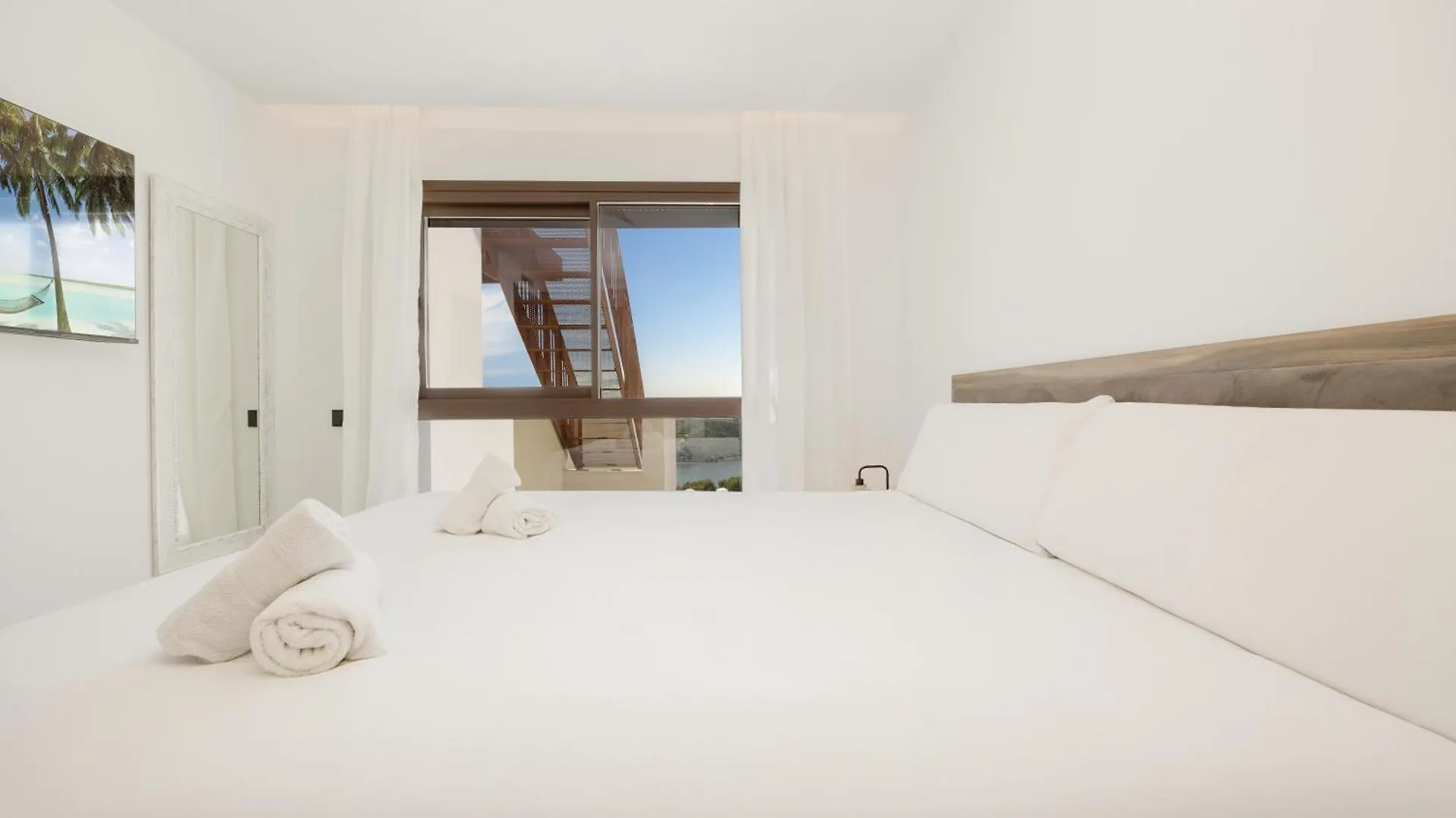 Modern Penthouse With Two Terraces, Jacuzzi And Sea, Lake And Mountain Views, In Almazara Hills Istán