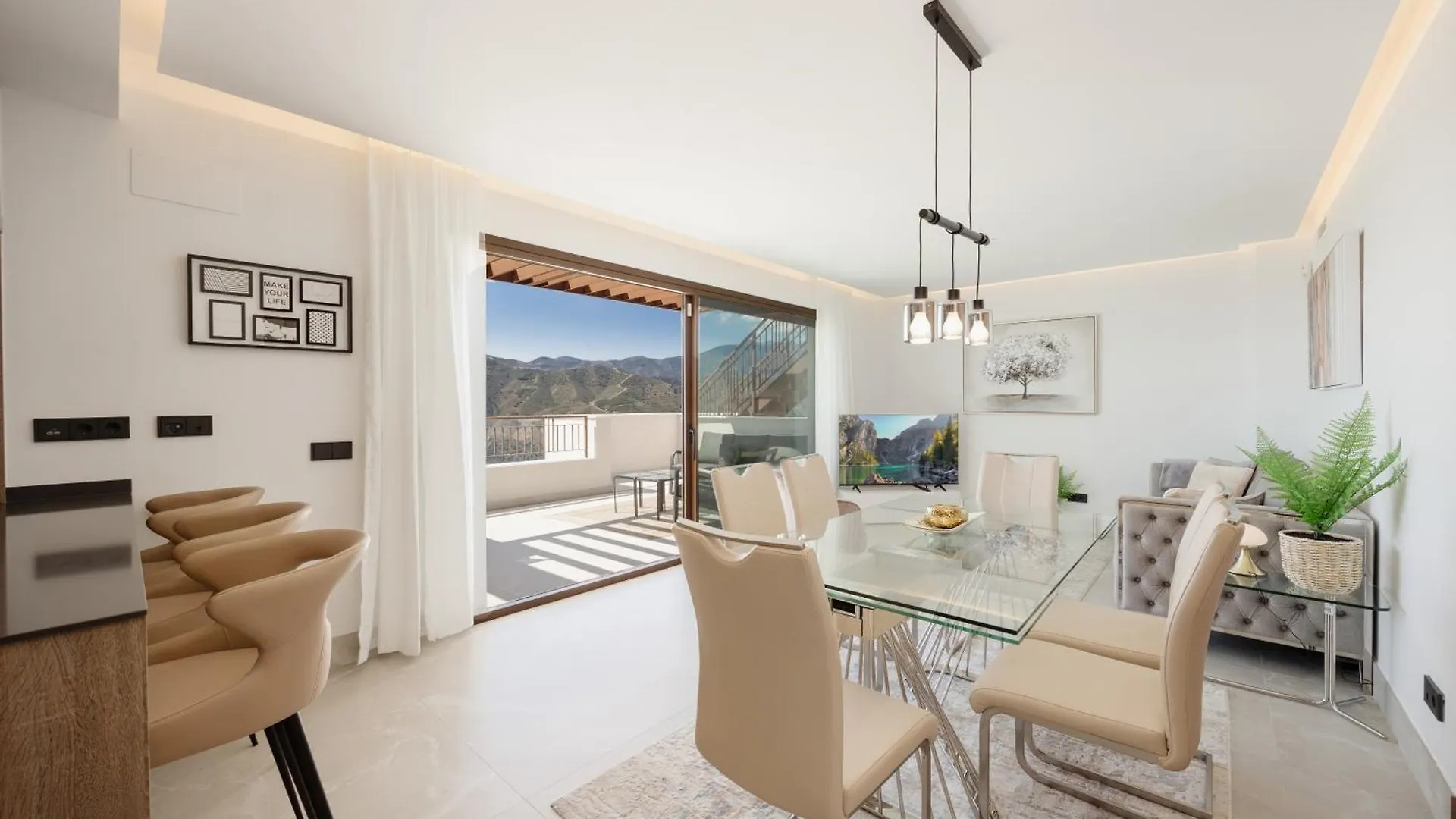 Appartamento Modern Penthouse With Two Terraces, Jacuzzi And Sea, Lake And Mountain Views, In Almazara Hills Istán Spagna