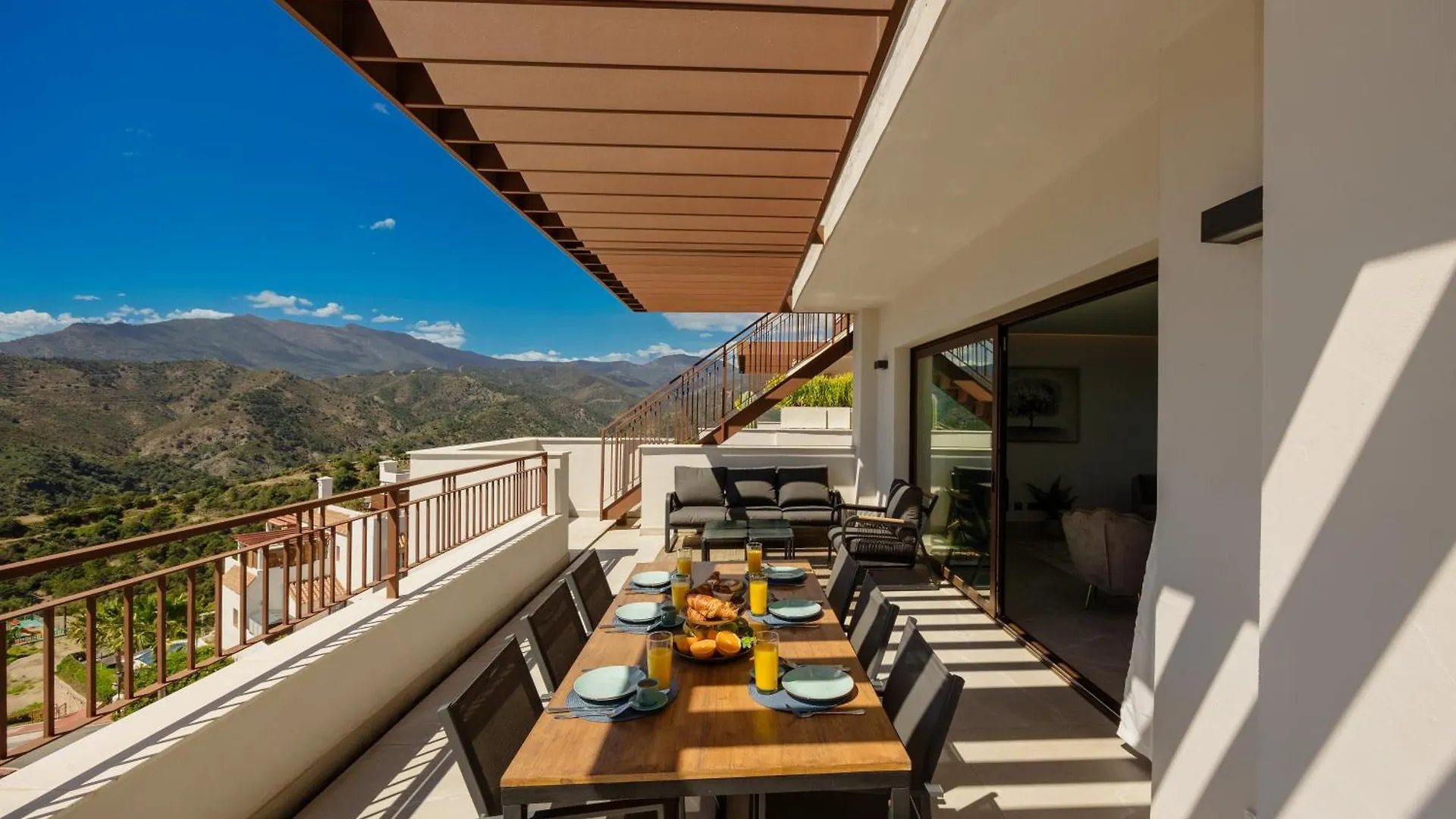 Modern Penthouse With Two Terraces, Jacuzzi And Sea, Lake And Mountain Views, In Almazara Hills Istán 0*,